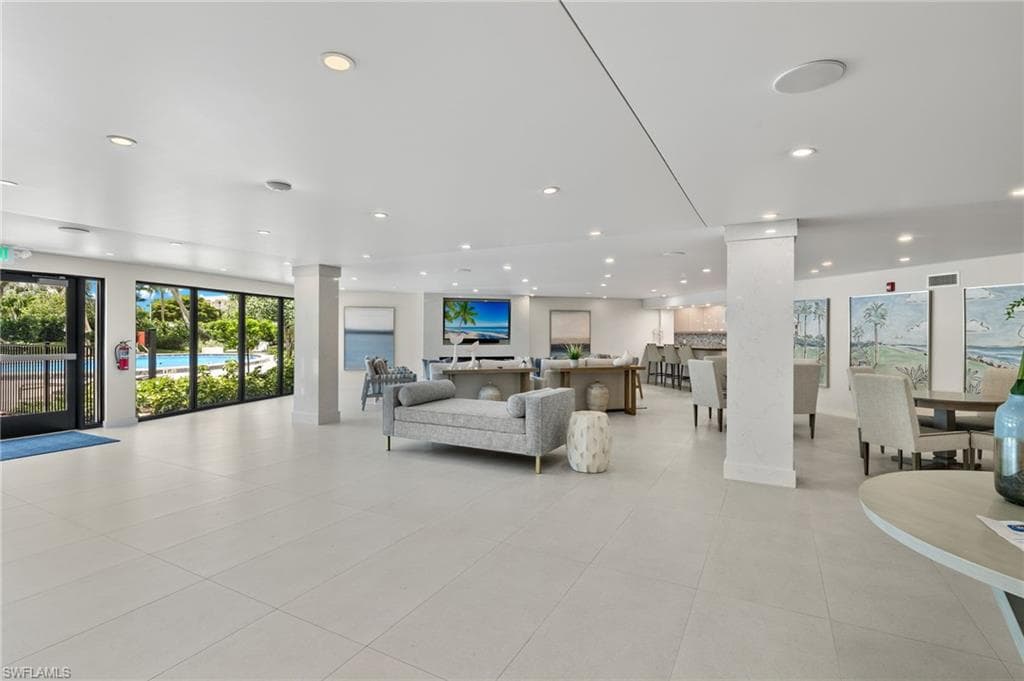 3951 Gulf Shore Blvd N Ph 2c, Naples, FL 34103-24