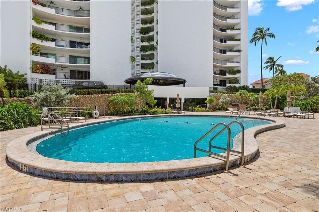3951 Gulf Shore Blvd N Ph 2c, Naples, FL 34103-28