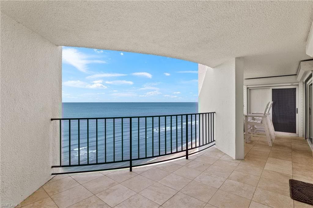 3951 Gulf Shore Blvd N Ph 2c, Naples, FL 34103-4