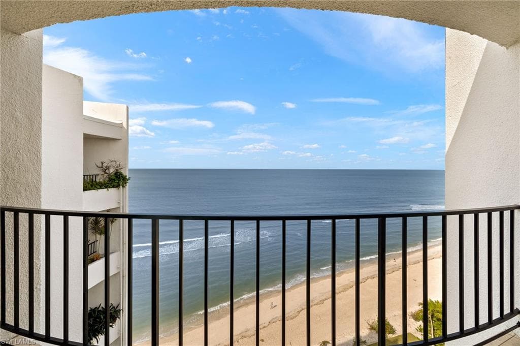 3951 Gulf Shore Blvd N Ph 2c, Naples, FL 34103-4