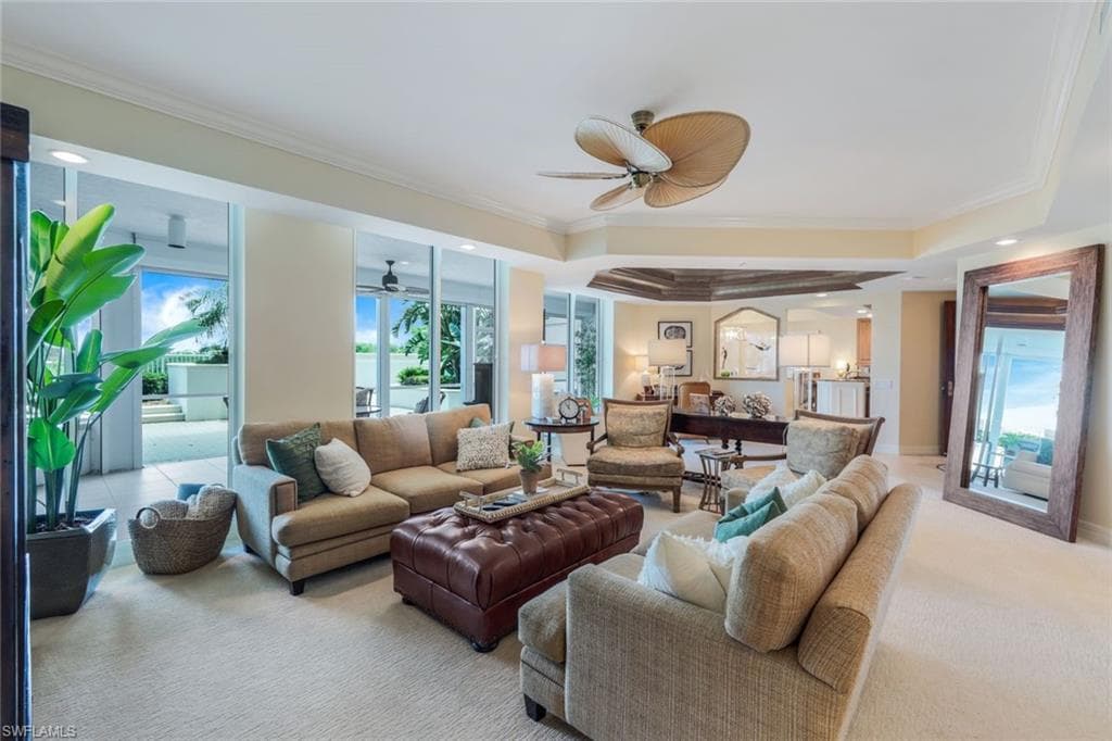 295 Grande Way T-05, Naples, FL 34110-9
