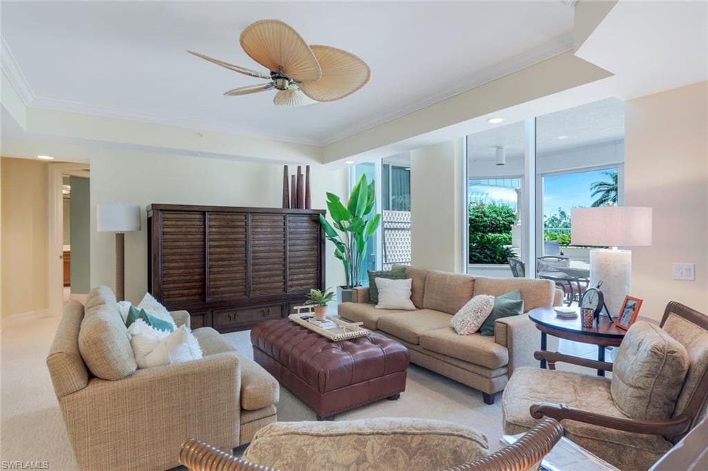 295 Grande Way T-05, Naples, FL 34110-10