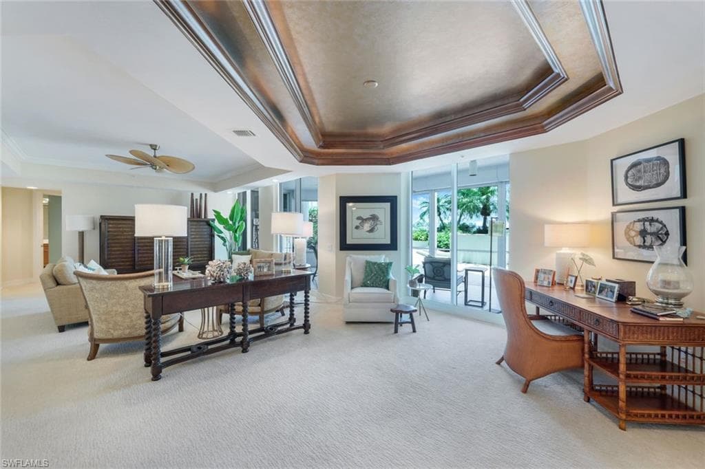 295 Grande Way T-05, Naples, FL 34110-12