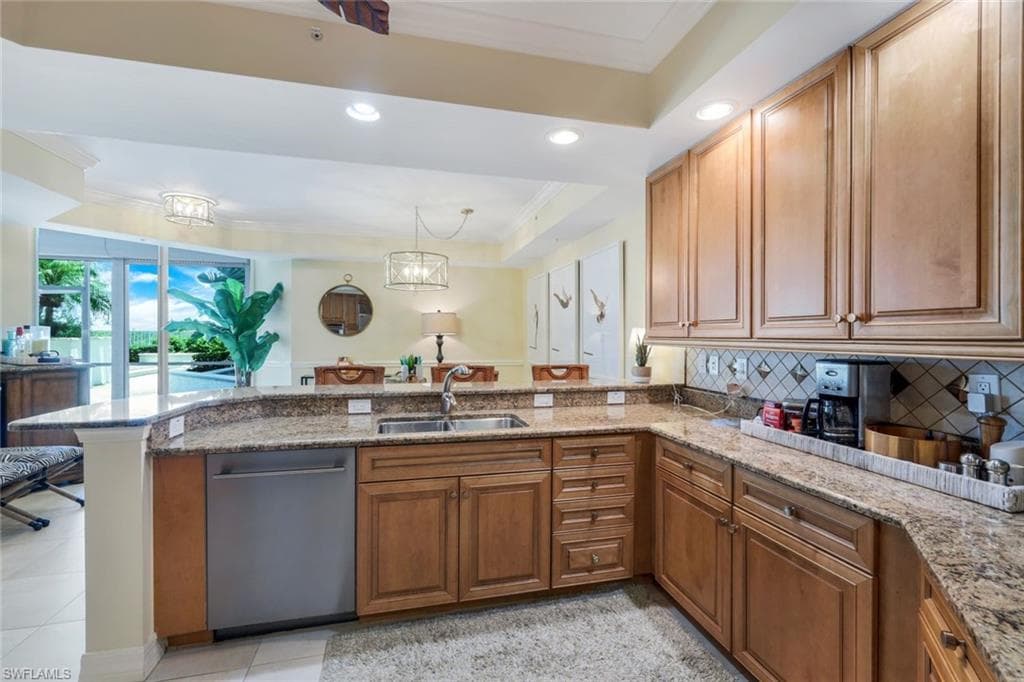 295 Grande Way T-05, Naples, FL 34110-15