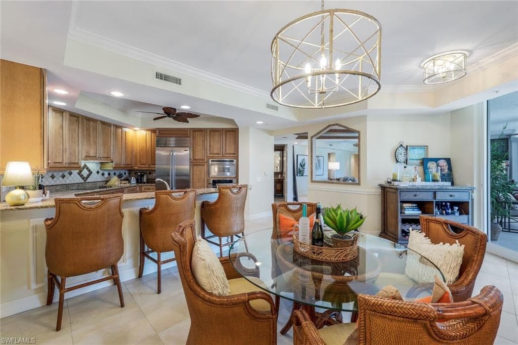 295 Grande Way T-05, Naples, FL 34110-18