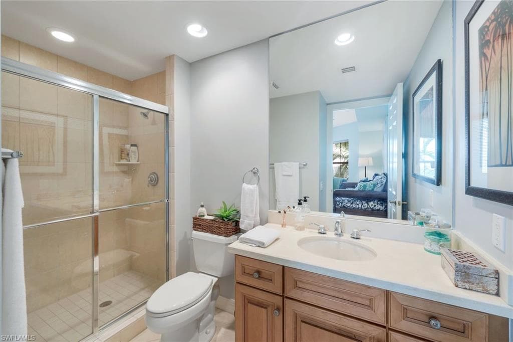 295 Grande Way T-05, Naples, FL 34110-27