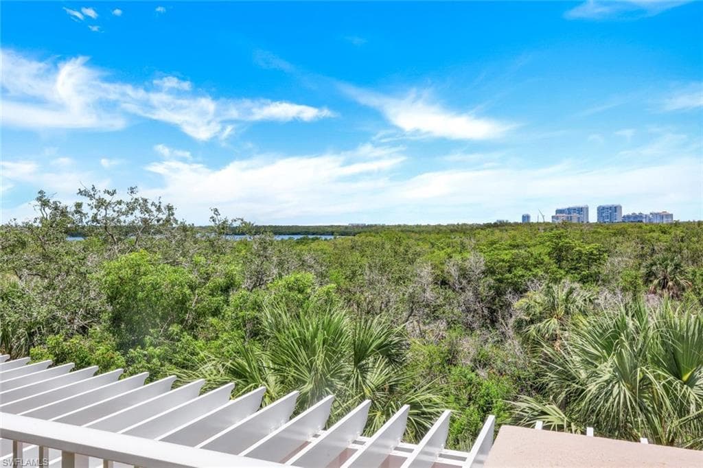 295 Grande Way T-05, Naples, FL 34110-37