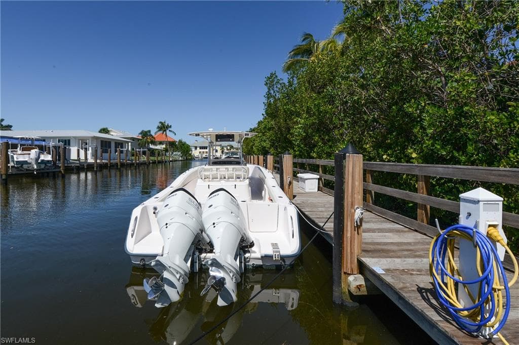 1500 5th Ave S, Naples, FL 34102-2