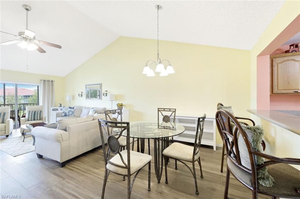 192 Furse Lakes Cir H11, Naples, FL 34104-9