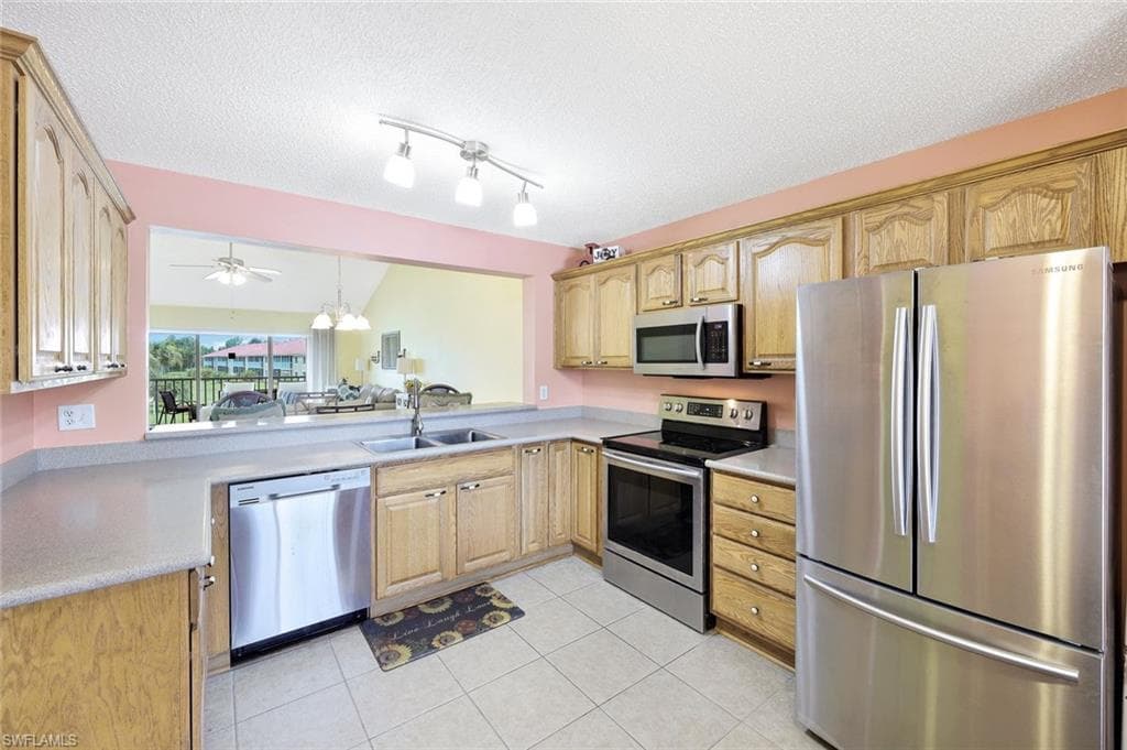 192 Furse Lakes Cir H11, Naples, FL 34104-12