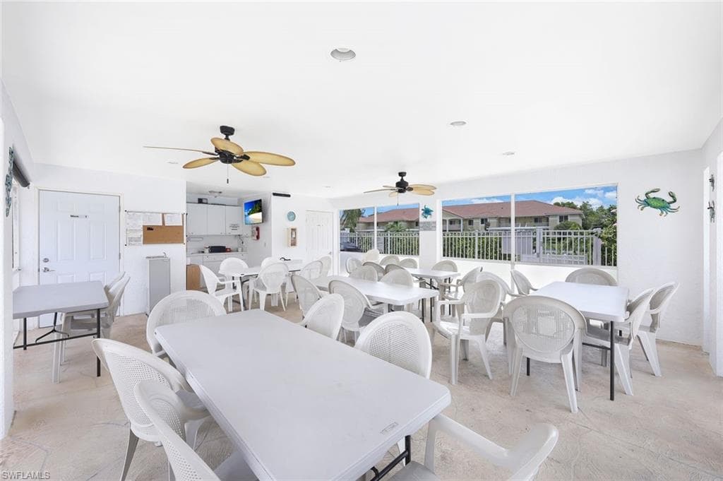 192 Furse Lakes Cir H11, Naples, FL 34104-28