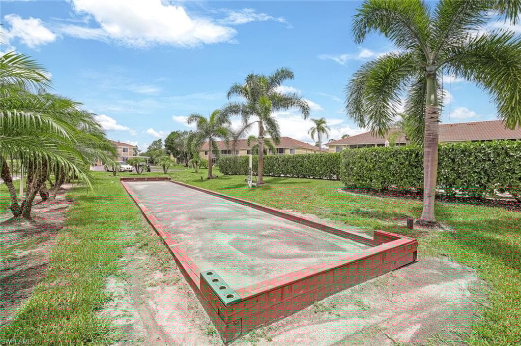192 Furse Lakes Cir H11, Naples, FL 34104-29