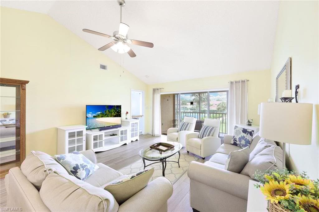 192 Furse Lakes Cir H11, Naples, FL 34104-6