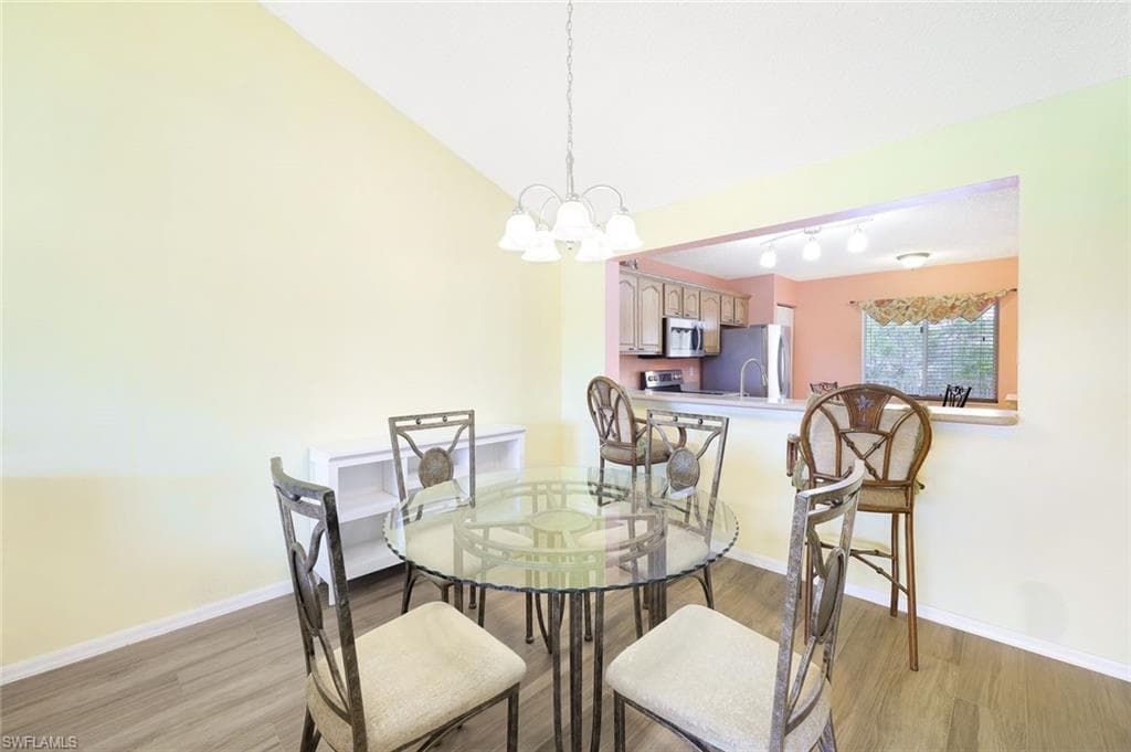 192 Furse Lakes Cir H11, Naples, FL 34104-7