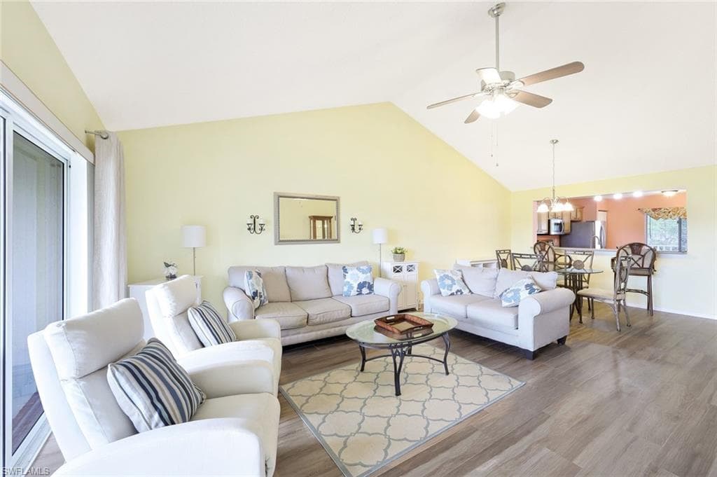 192 Furse Lakes Cir H11, Naples, FL 34104-8