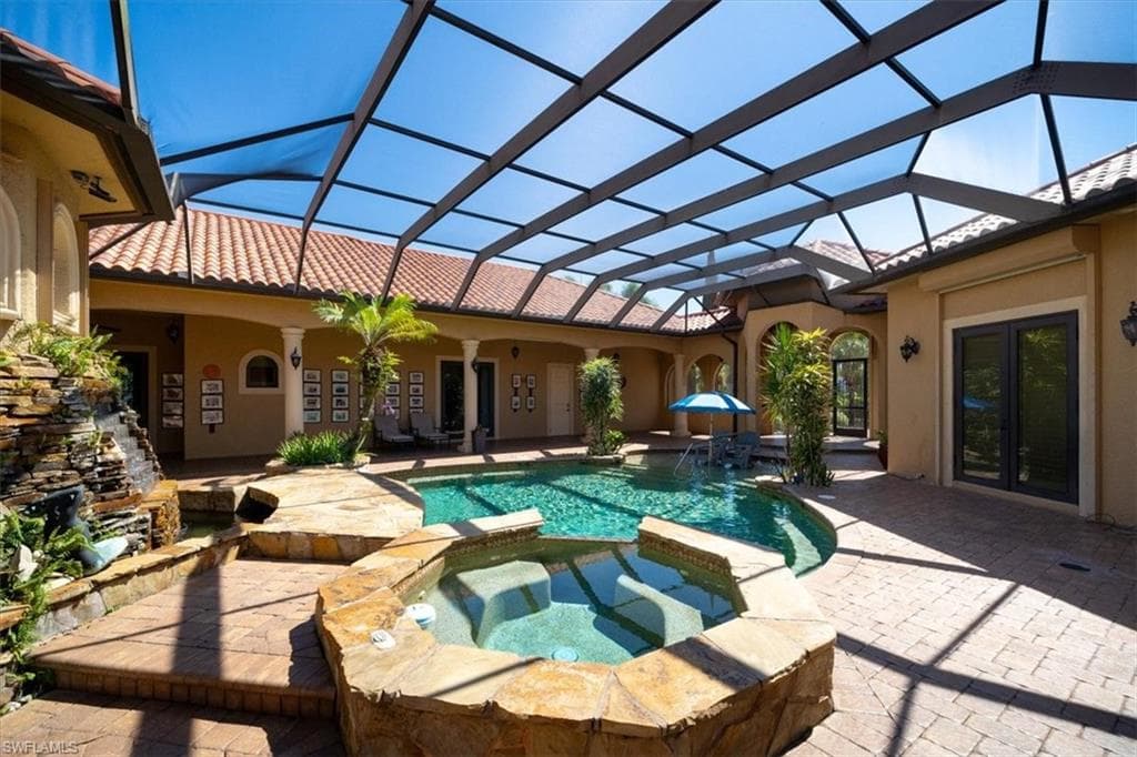 371 17th St NW, Naples, FL 34120-4