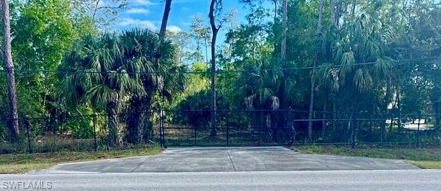 330 Logan Blvd S, Naples, FL 34119-4