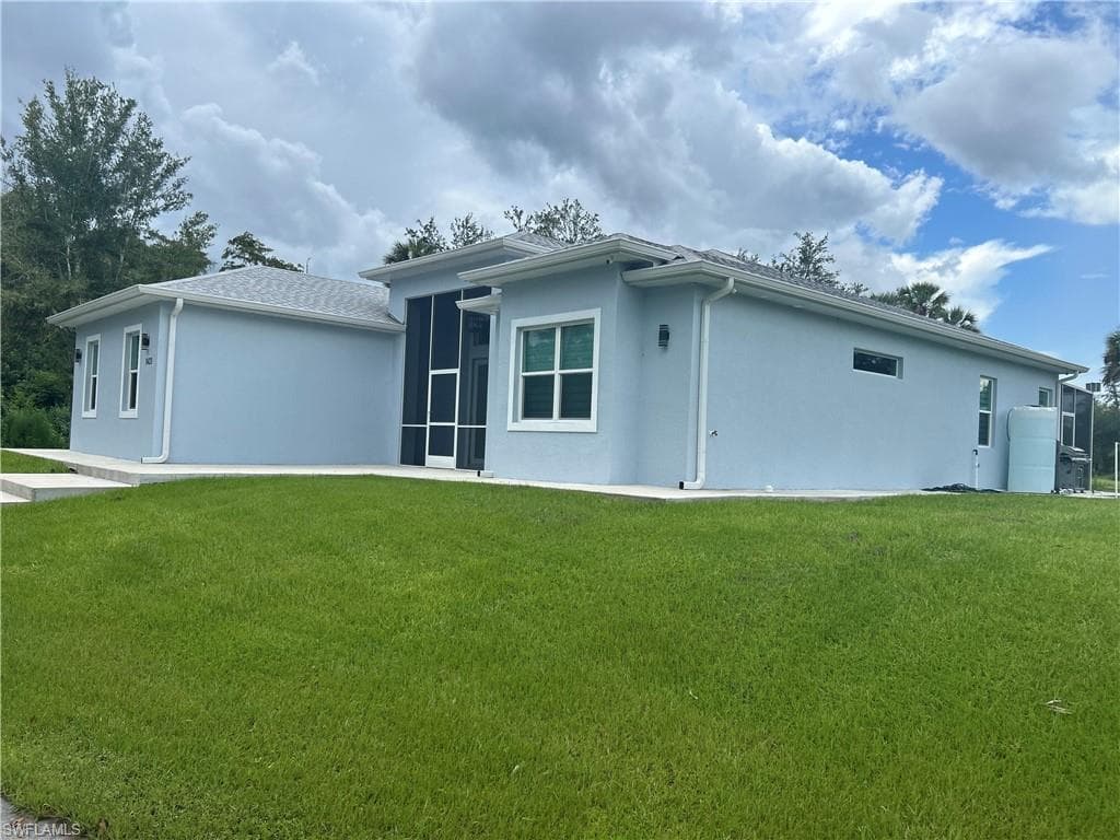 3423 24th Ave SE, Naples, FL 34117-3