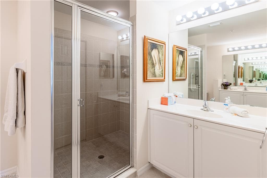 4010 Loblolly Bay Dr 204, Naples, FL 34114-8
