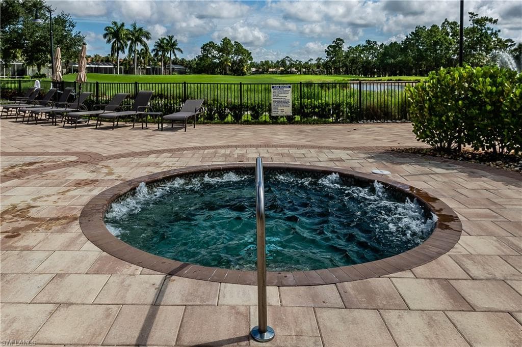 4010 Loblolly Bay Dr 204, Naples, FL 34114-24