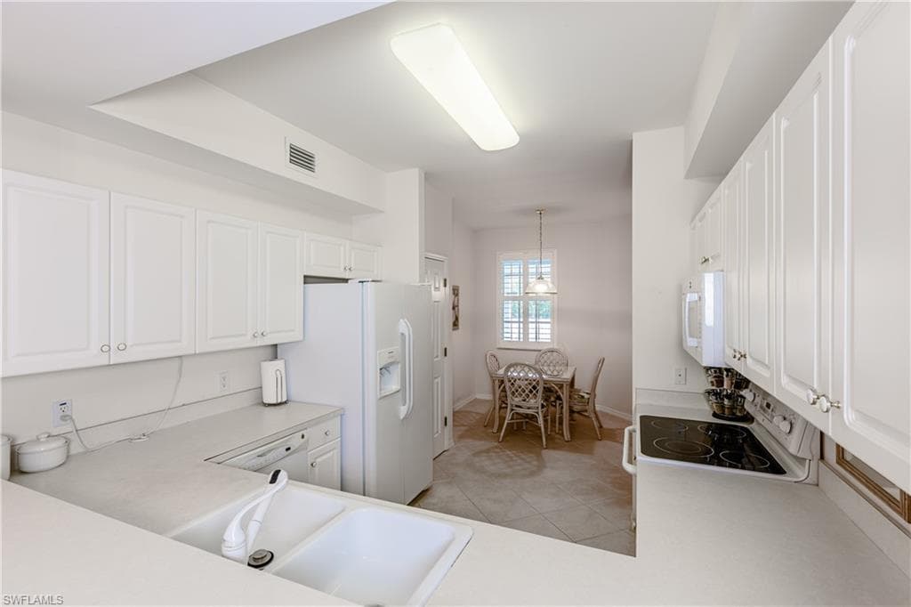 4010 Loblolly Bay Dr 204, Naples, FL 34114-6