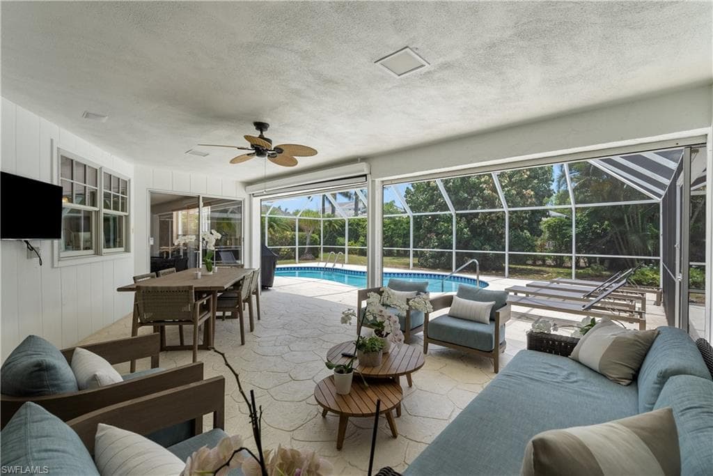 626 Regatta Rd, Naples, FL 34103-11