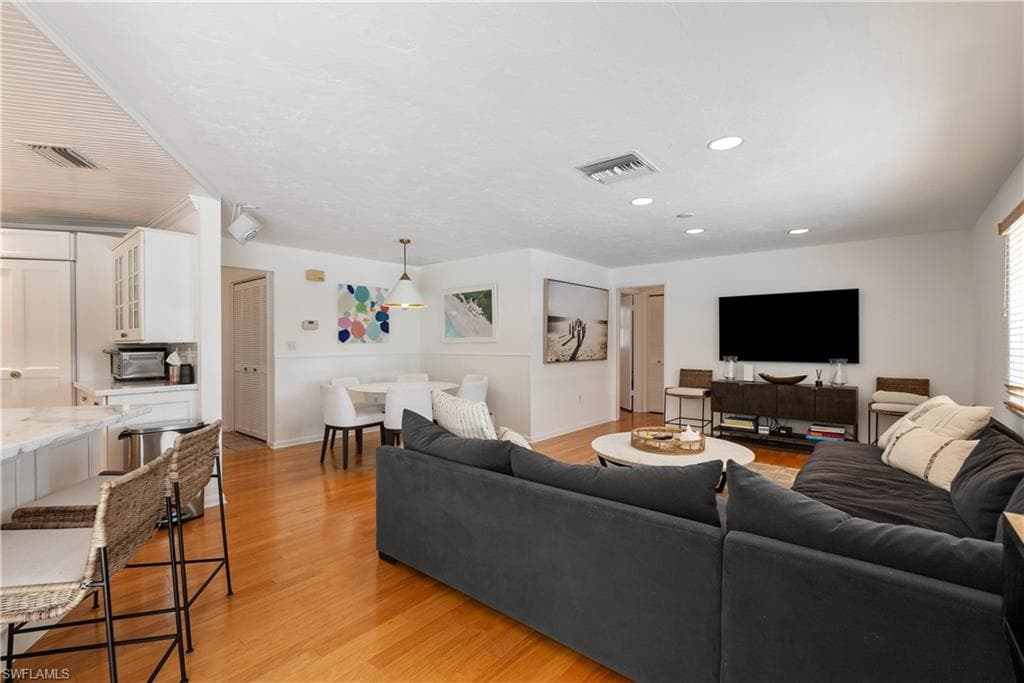 626 Regatta Rd, Naples, FL 34103-4