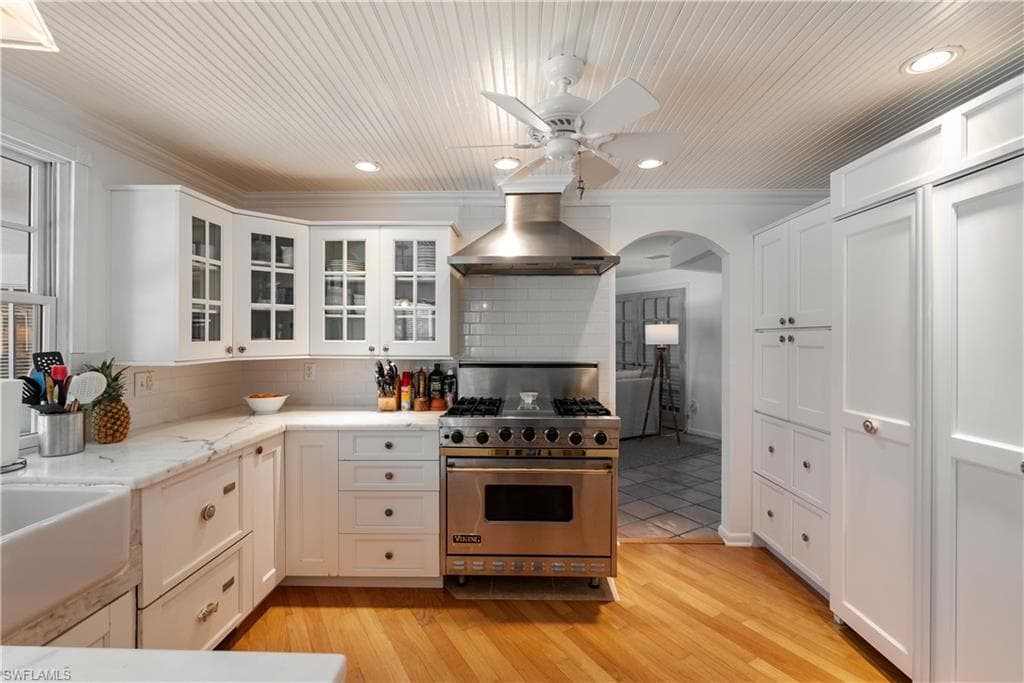 626 Regatta Rd, Naples, FL 34103-7