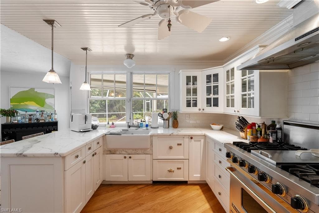626 Regatta Rd, Naples, FL 34103-8