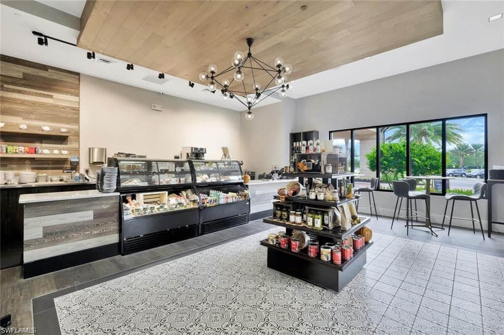 9311 Terresina Dr, Naples, FL 34119-27