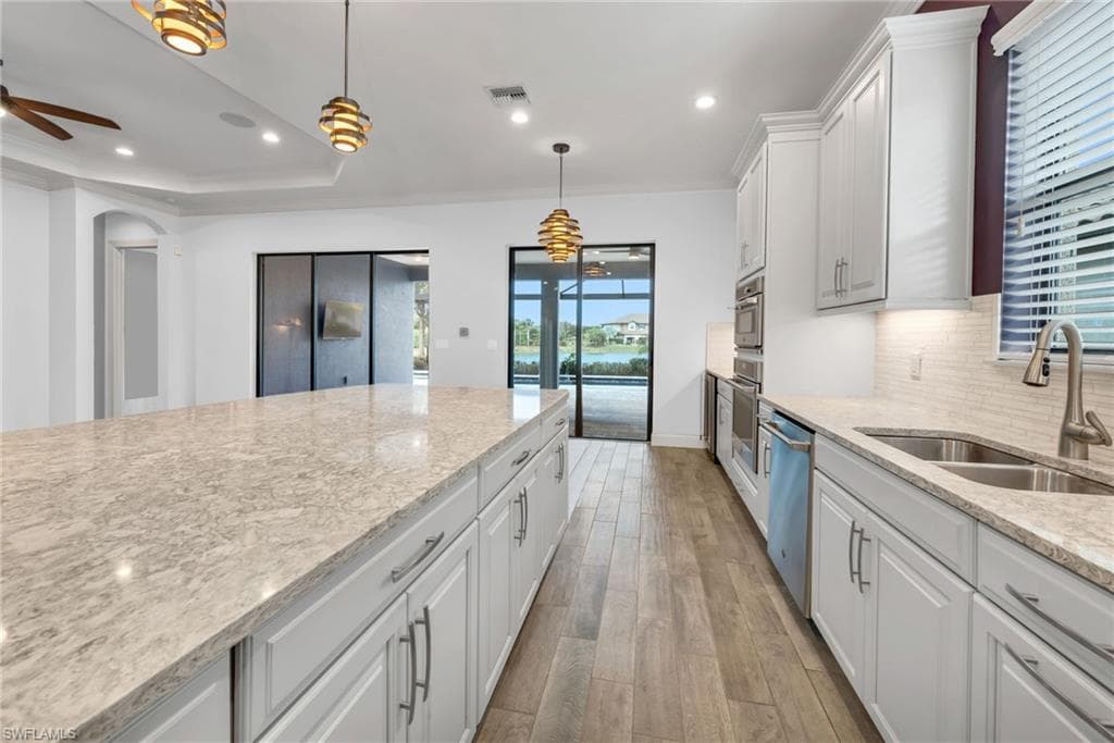 9311 Terresina Dr, Naples, FL 34119-5