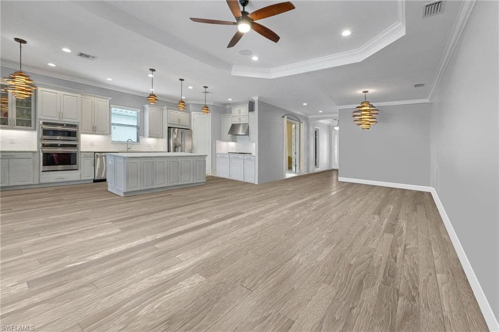 9311 Terresina Dr, Naples, FL 34119-6