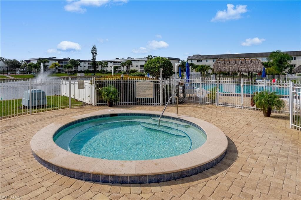 1024 Manatee Rd C202, Naples, FL 34114-26