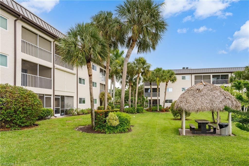 1024 Manatee Rd C202, Naples, FL 34114-30