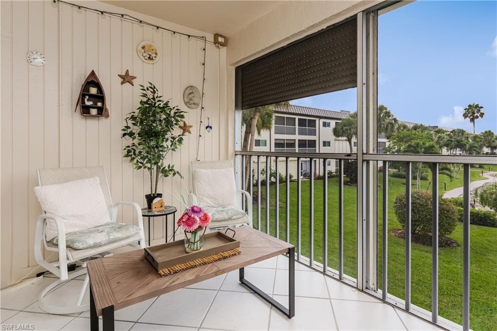 1024 Manatee Rd C202, Naples, FL 34114-4