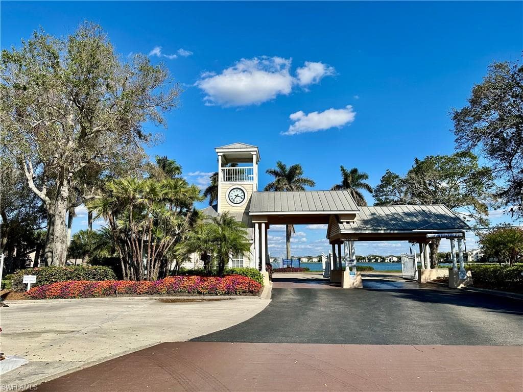 2810 Citrus Lake Dr U-101, Naples, FL 34109-4