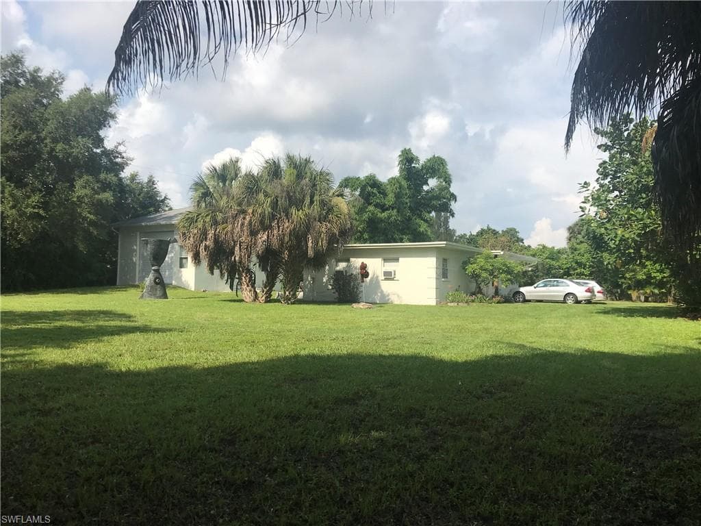 2670 Storter Ave, Naples, FL 34112-17