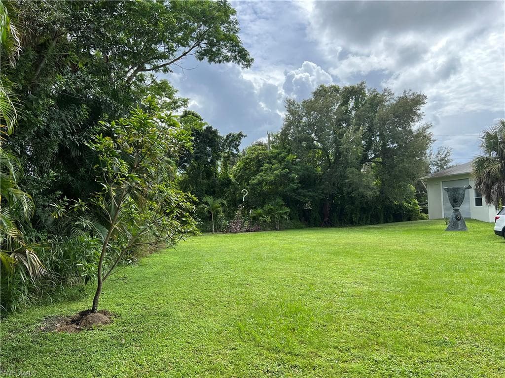 2670 Storter Ave, Naples, FL 34112-2