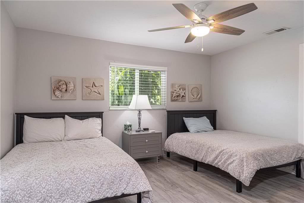 742 99th Ave N, Naples, FL 34108-16