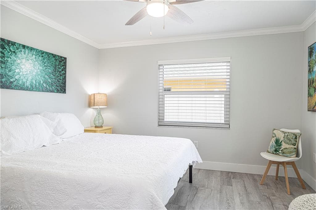 742 99th Ave N, Naples, FL 34108-19