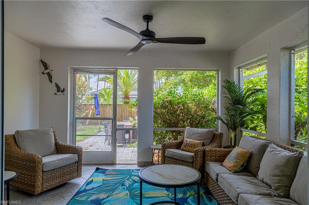 742 99th Ave N, Naples, FL 34108-22