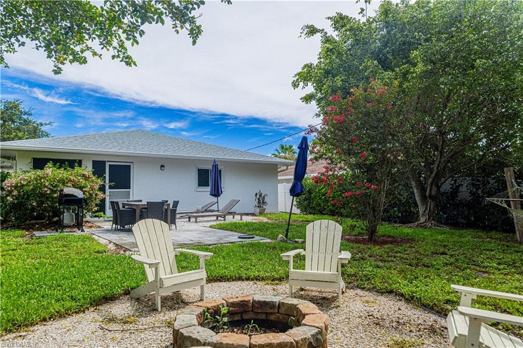 742 99th Ave N, Naples, FL 34108-24