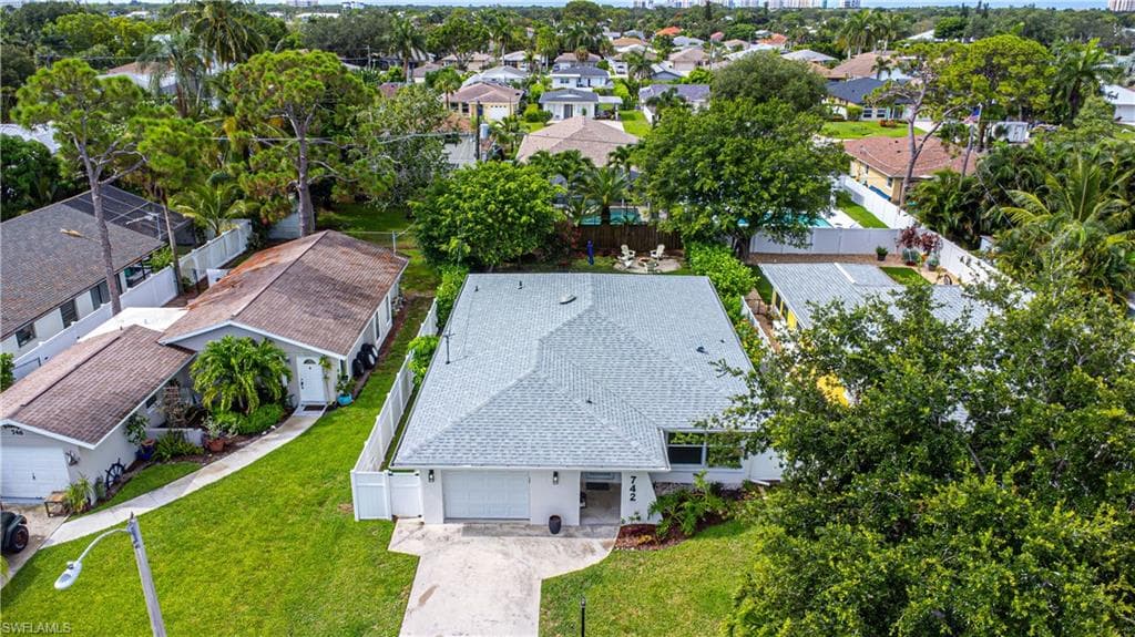 742 99th Ave N, Naples, FL 34108-26