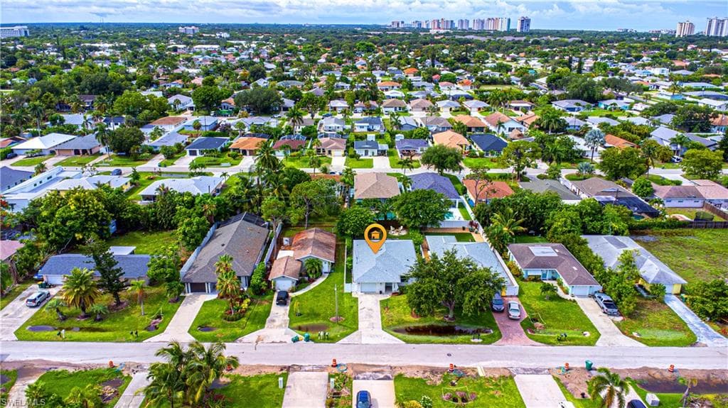 742 99th Ave N, Naples, FL 34108-28