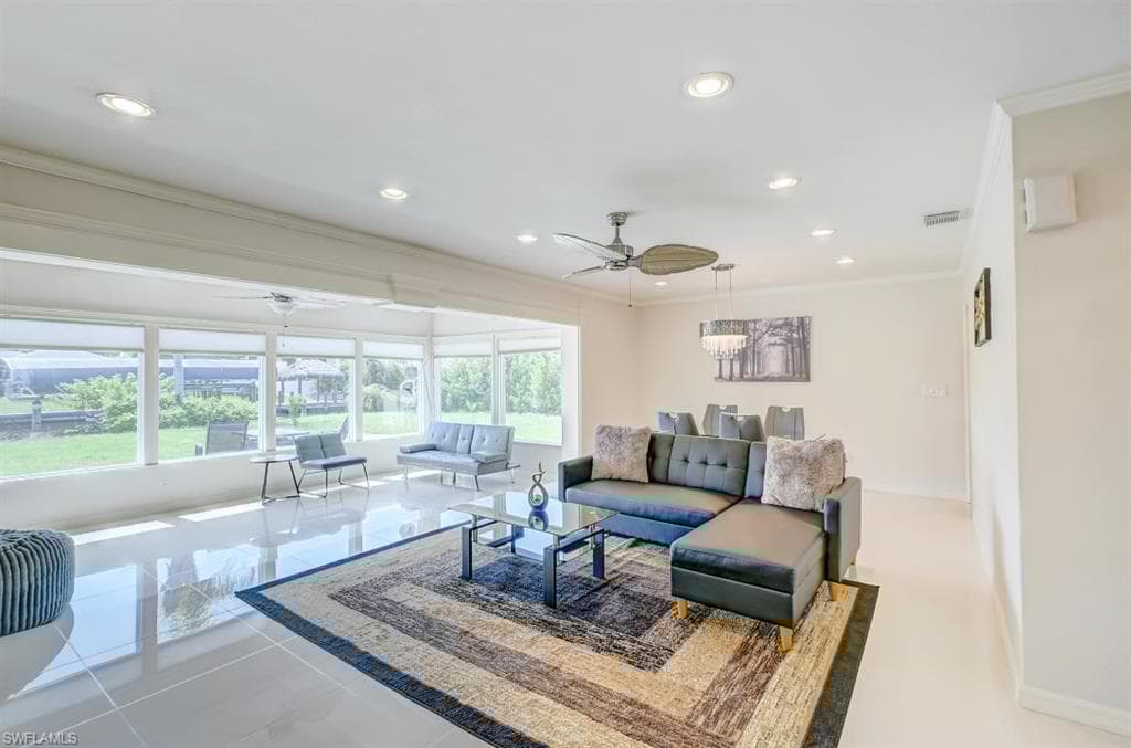 4912 Seville Ct, Cape Coral, FL 33904-1
