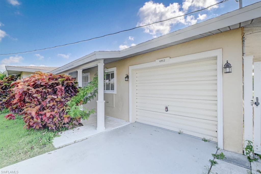 4912 Seville Ct, Cape Coral, FL 33904-4