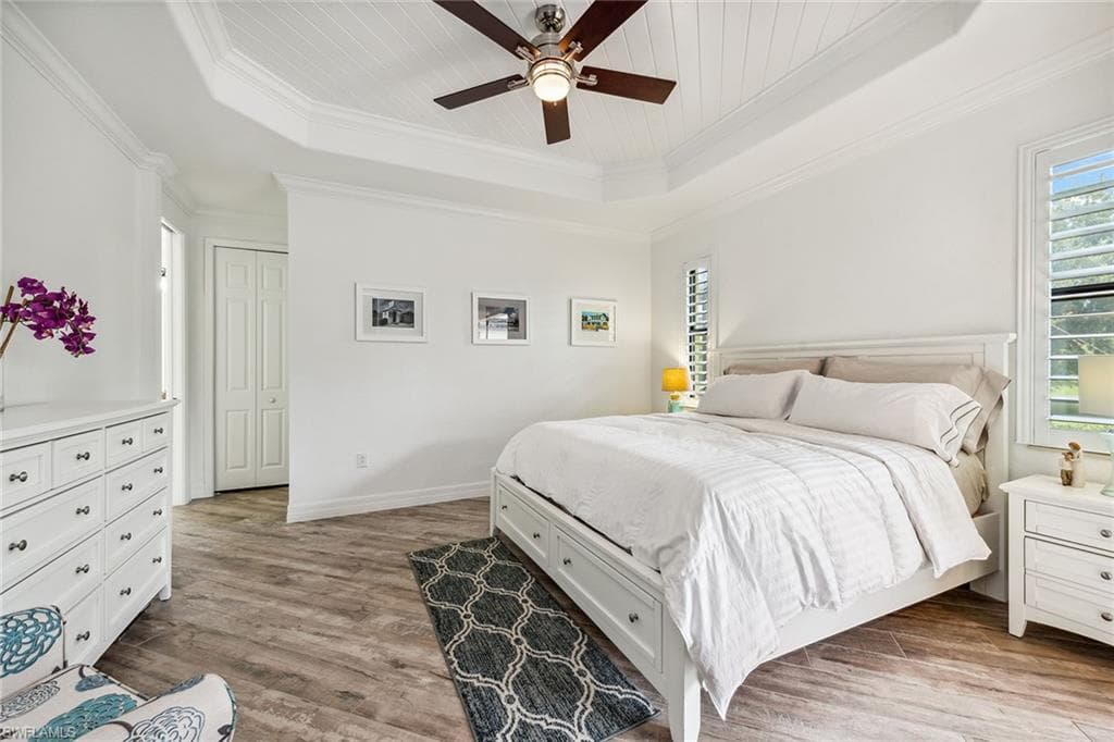 2834 Aviamar Cir, Naples, FL 34114-16