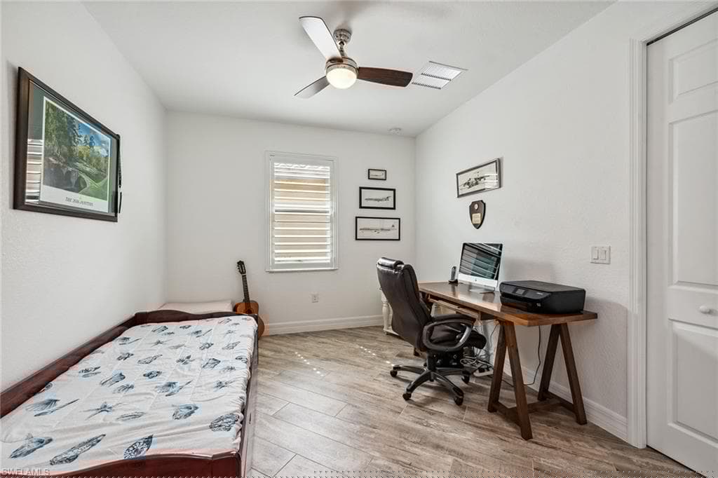 2834 Aviamar Cir, Naples, FL 34114-21