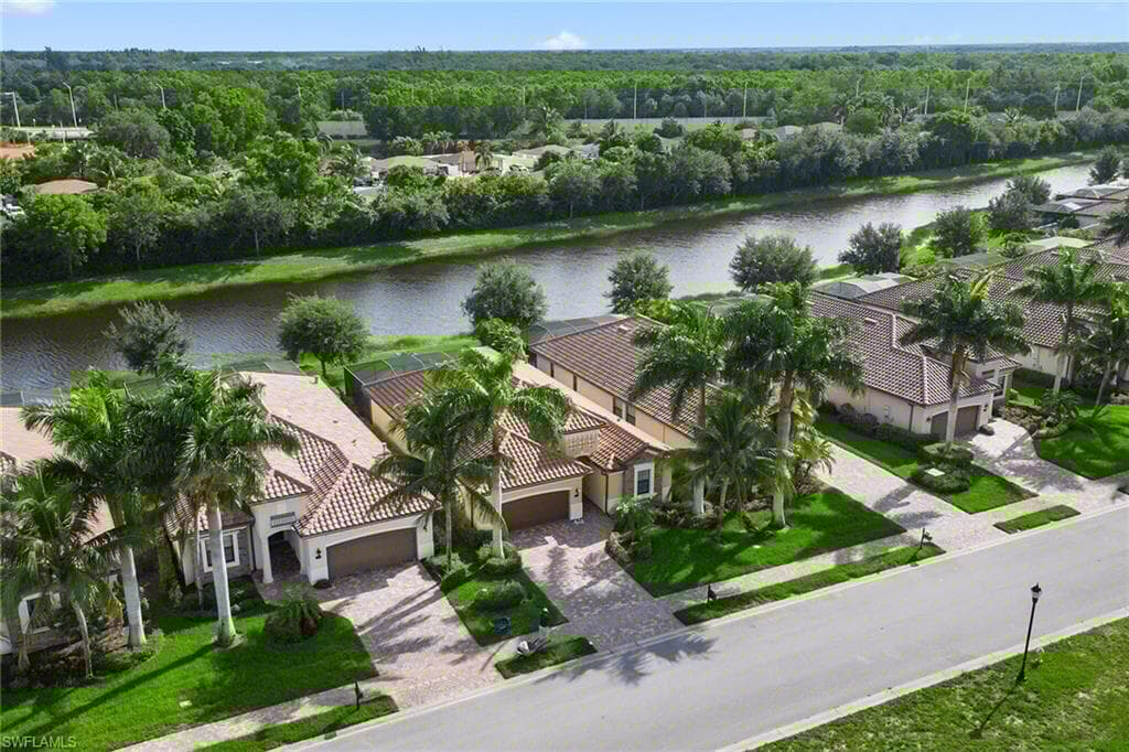 2834 Aviamar Cir, Naples, FL 34114-33
