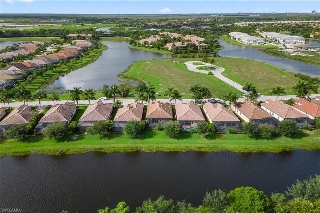2834 Aviamar Cir, Naples, FL 34114-34